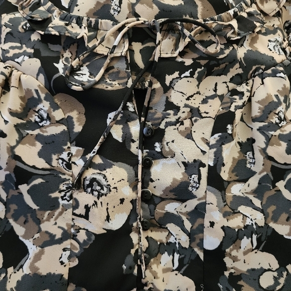 A.N.A. A New Approach Flowy Boho Bohemian Top Blouse Women's Medium M Floral EUC - Picture 3 of 10